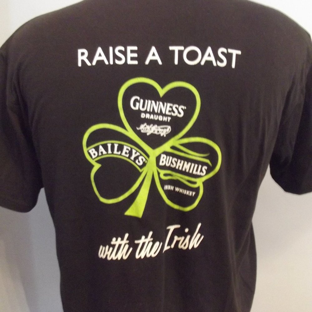 Men's Graphic Tee - Picture 3 of 4